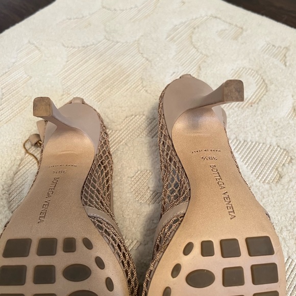 BOTTEGA VENETA Stretch Mesh Chain Detail Pumps - Picture 10 of 12